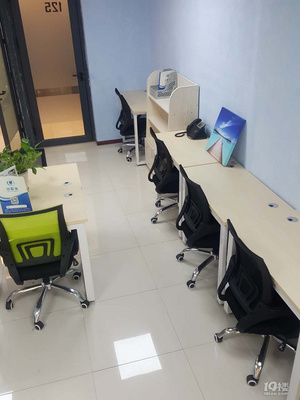 精装型写字楼出租 华鸿大厦，租金1280元，办公设施配套齐全